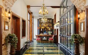 Hotel 1207